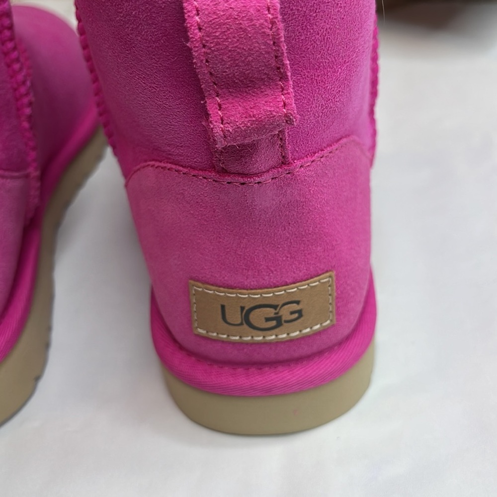 HOT PINK UGG - Picture 4 of 5